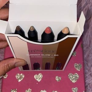 ✨Eyeshadow, mini set & highlighter bundle✨